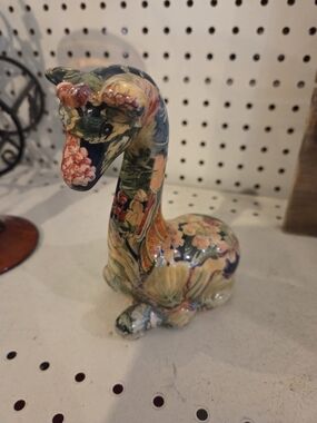 La Vie sitting giraffe figurine with patchwork floral decoupage pattern